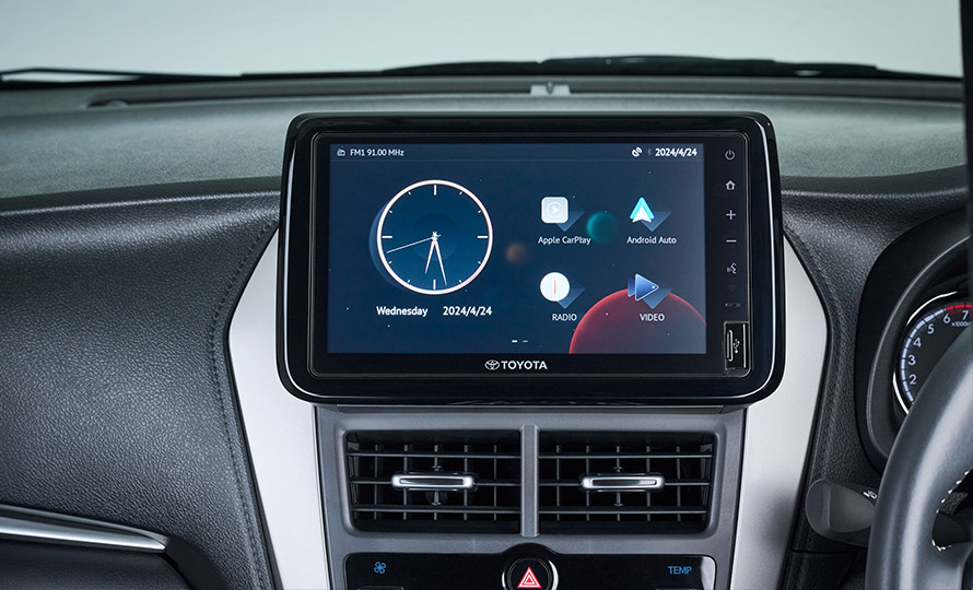 9″ FLOATING DISPLAY WITH APPLE CARPLAY AND ANDROID AUTO